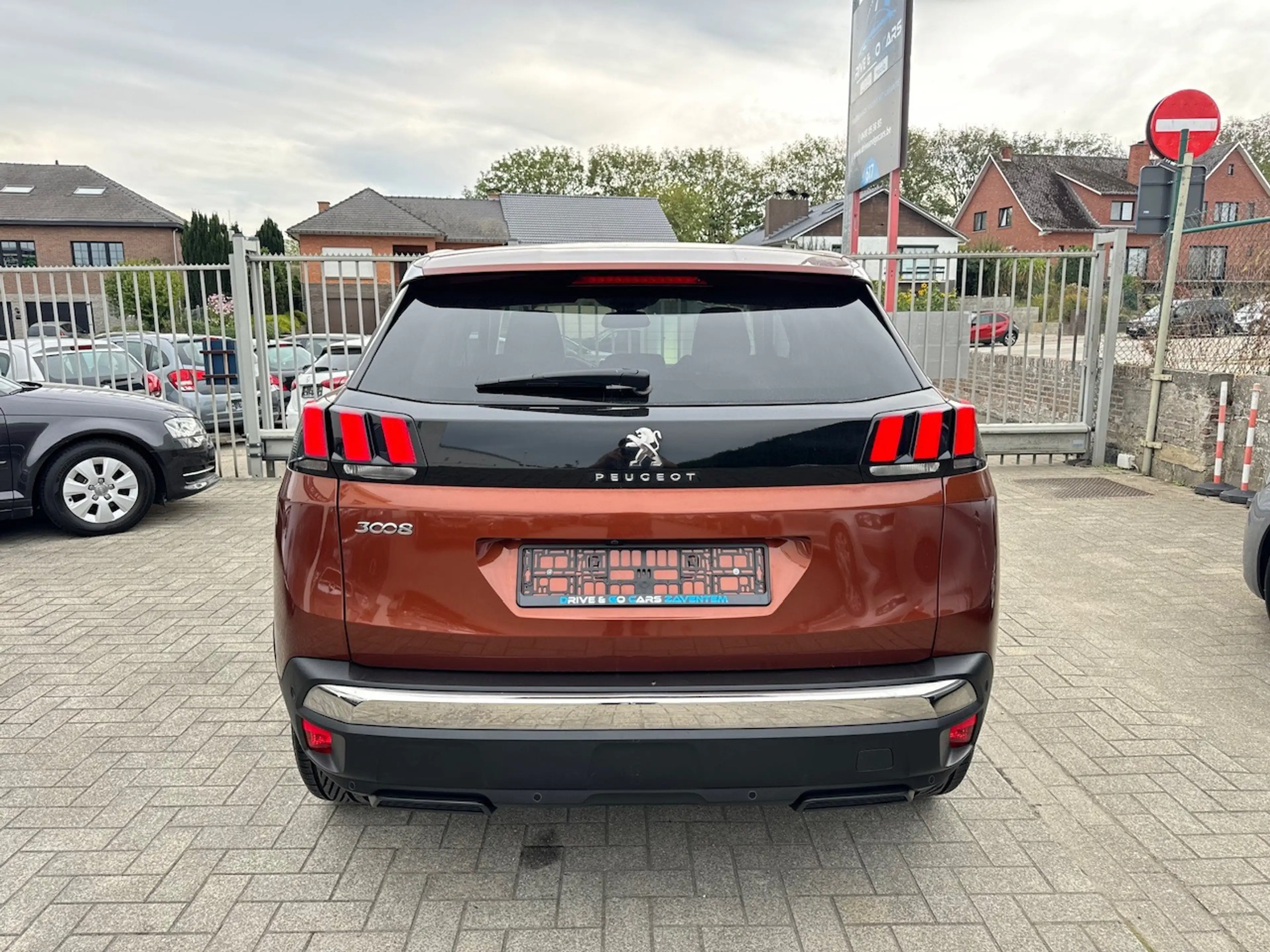 Peugeot 3008 1.2i Benzine - CarPlay ** 1 JAAR GARANTIE ** !! — photo 4