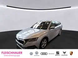 Skoda Octavia Combi First Edition HUD Navi Digitales Cockpit Mem