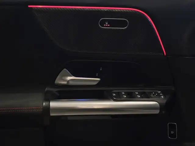Mercedes-Benz Gla view 12