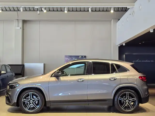 Mercedes-Benz Gla view 10