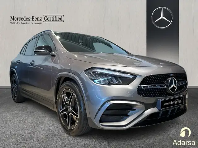 Mercedes-Benz Gla view 3