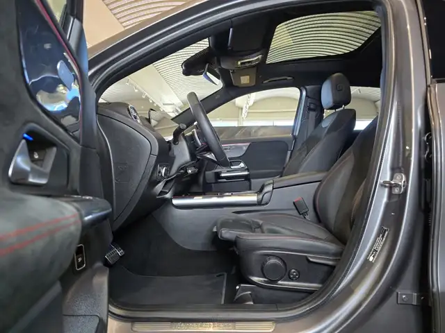 Mercedes-Benz Gla view 13