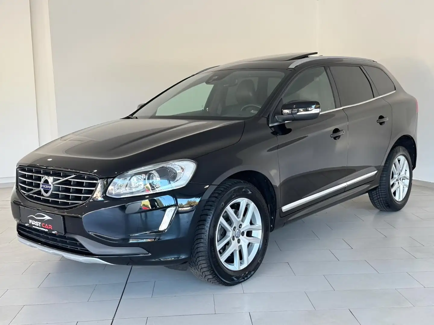 Volvo XC60 Summum D4 Geartronic|PANO|MEMORY|BIXEN| Schwarz - 1