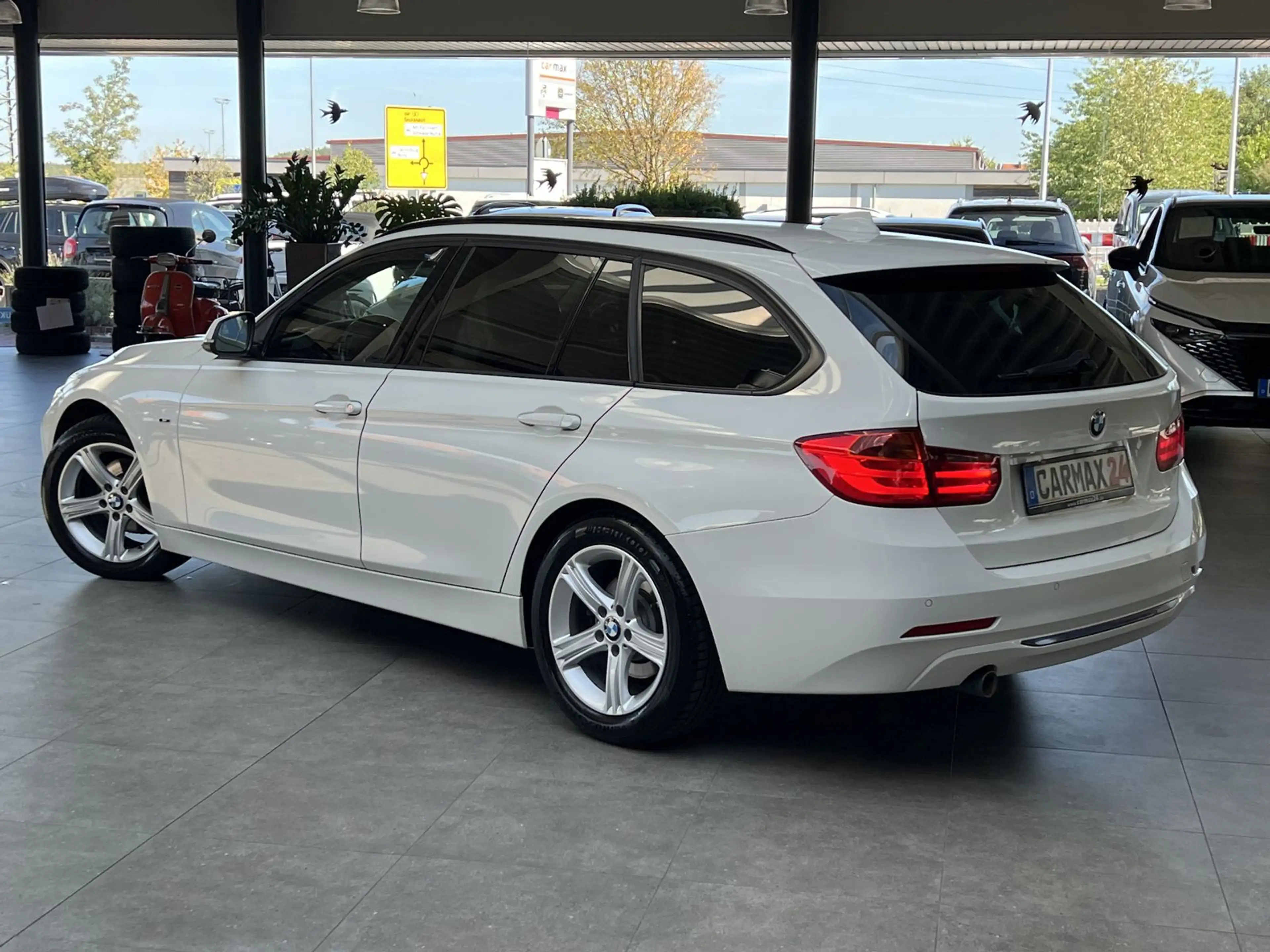 BMW 318 3 318 d Aut Sportline Navi Bi-Xen-LED AHK DAB — photo 6