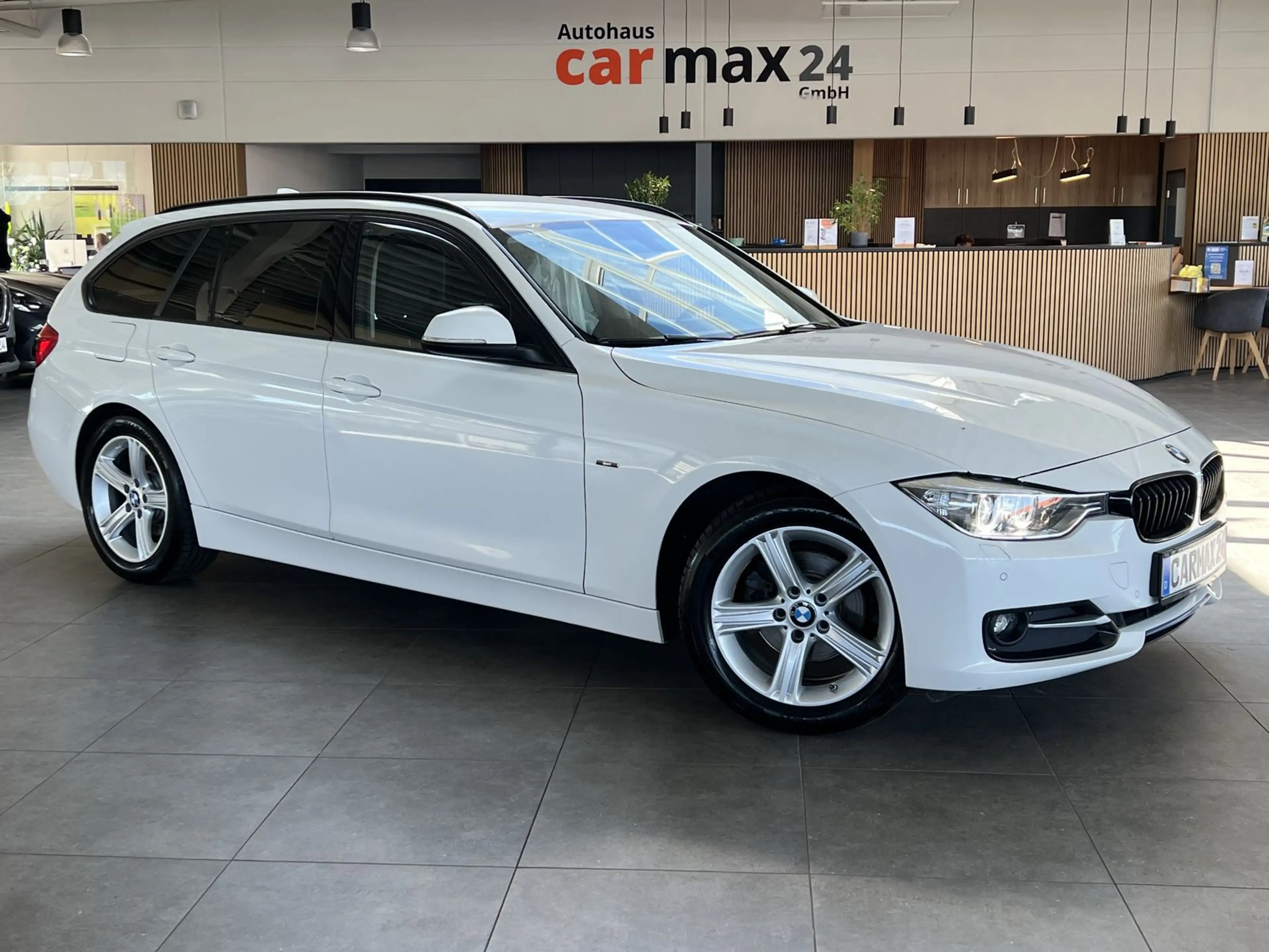 BMW 318 3 318 d Aut Sportline Navi Bi-Xen-LED AHK DAB