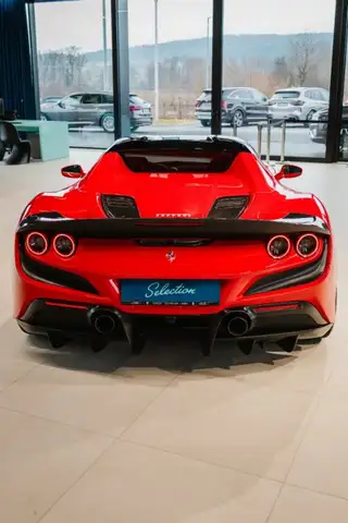 Ferrari F8 Spider F8 Spider *NOVITEC / SERVICEPAKET BIS 05/2029!* Ansicht 2