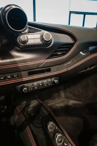 Ferrari F8 Spider F8 Spider *NOVITEC / SERVICEPAKET BIS 05/2029!* Ansicht 16