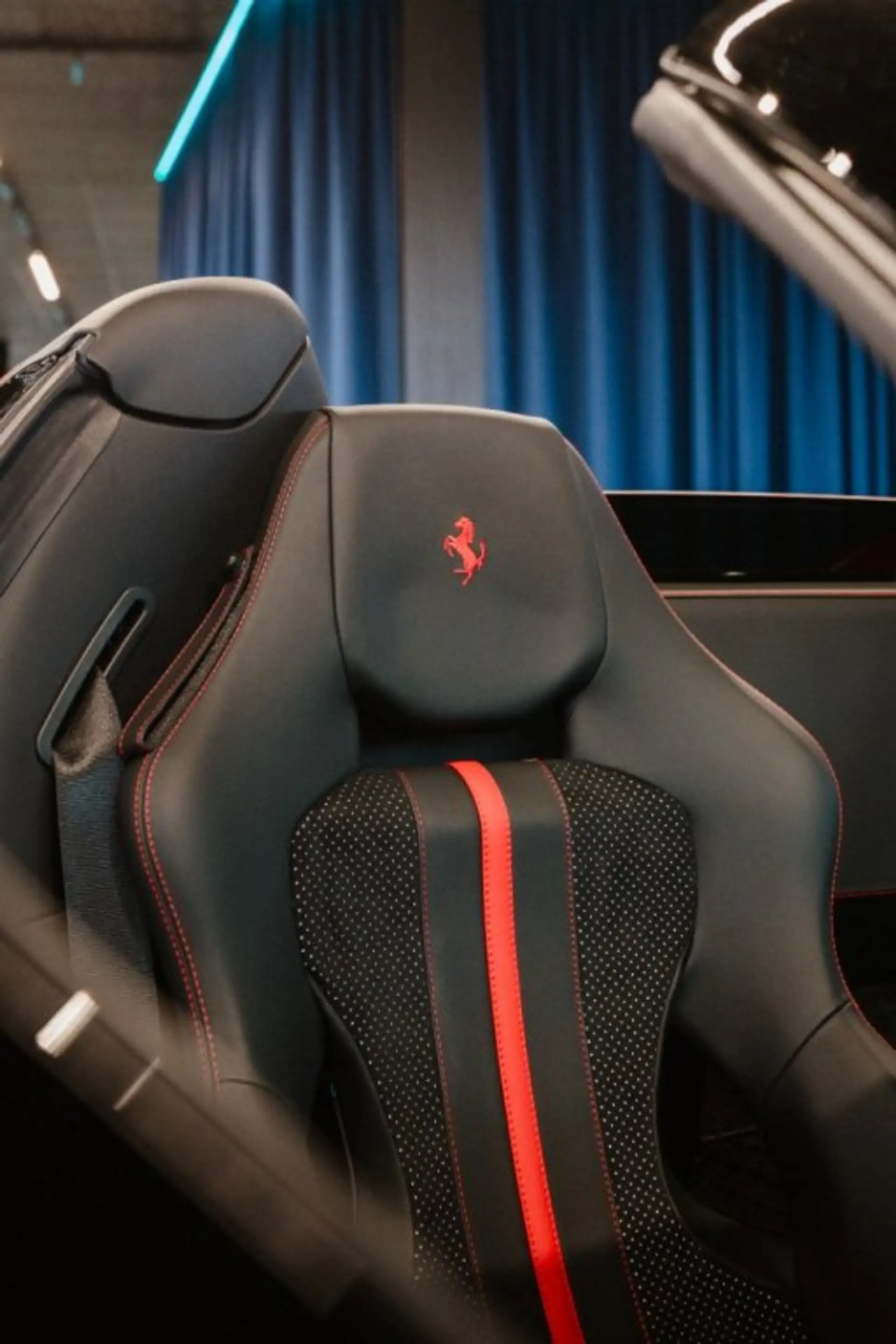 Ferrari F8 Spider F8 Spider *NOVITEC / SERVICEPAKET BIS 05/2029!* — photo 13