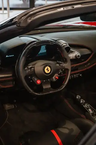 Ferrari F8 Spider F8 Spider *NOVITEC / SERVICEPAKET BIS 05/2029!* Ansicht 5