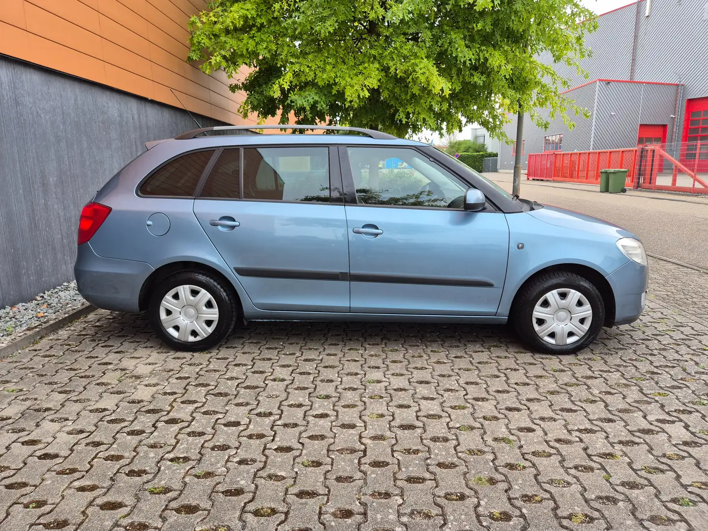 Skoda Fabia Style Edition 1.4 LtrKlima-Tempomat-Tüv Neue Gris - 2