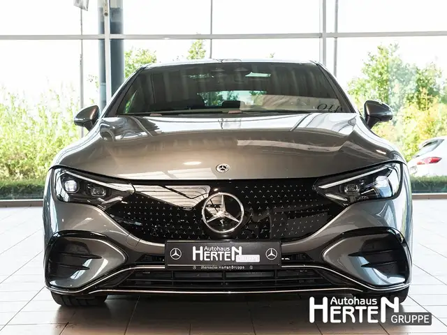 Mercedes-Benz EQE view 2