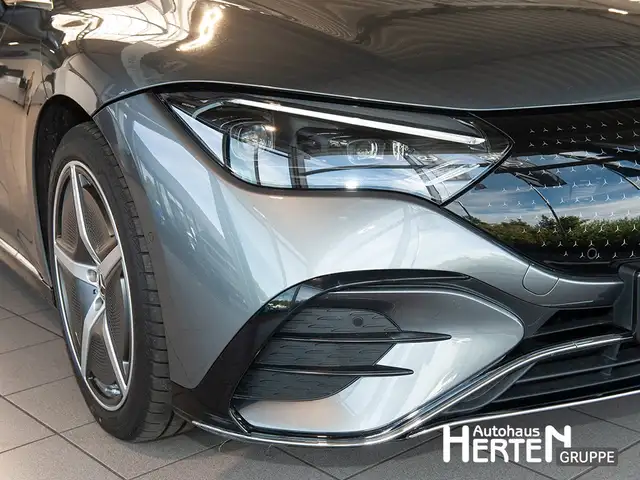 Mercedes-Benz EQE view 13