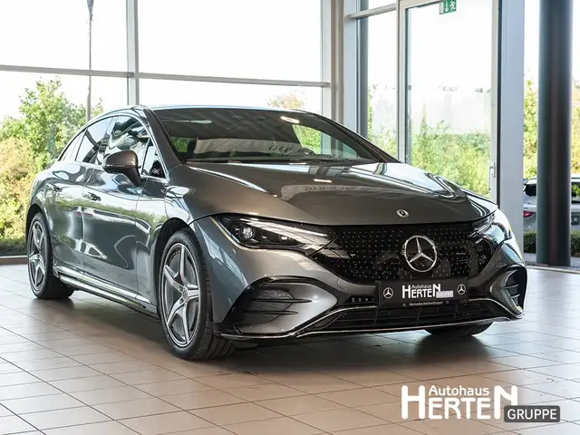 Mercedes-Benz EQE view 3