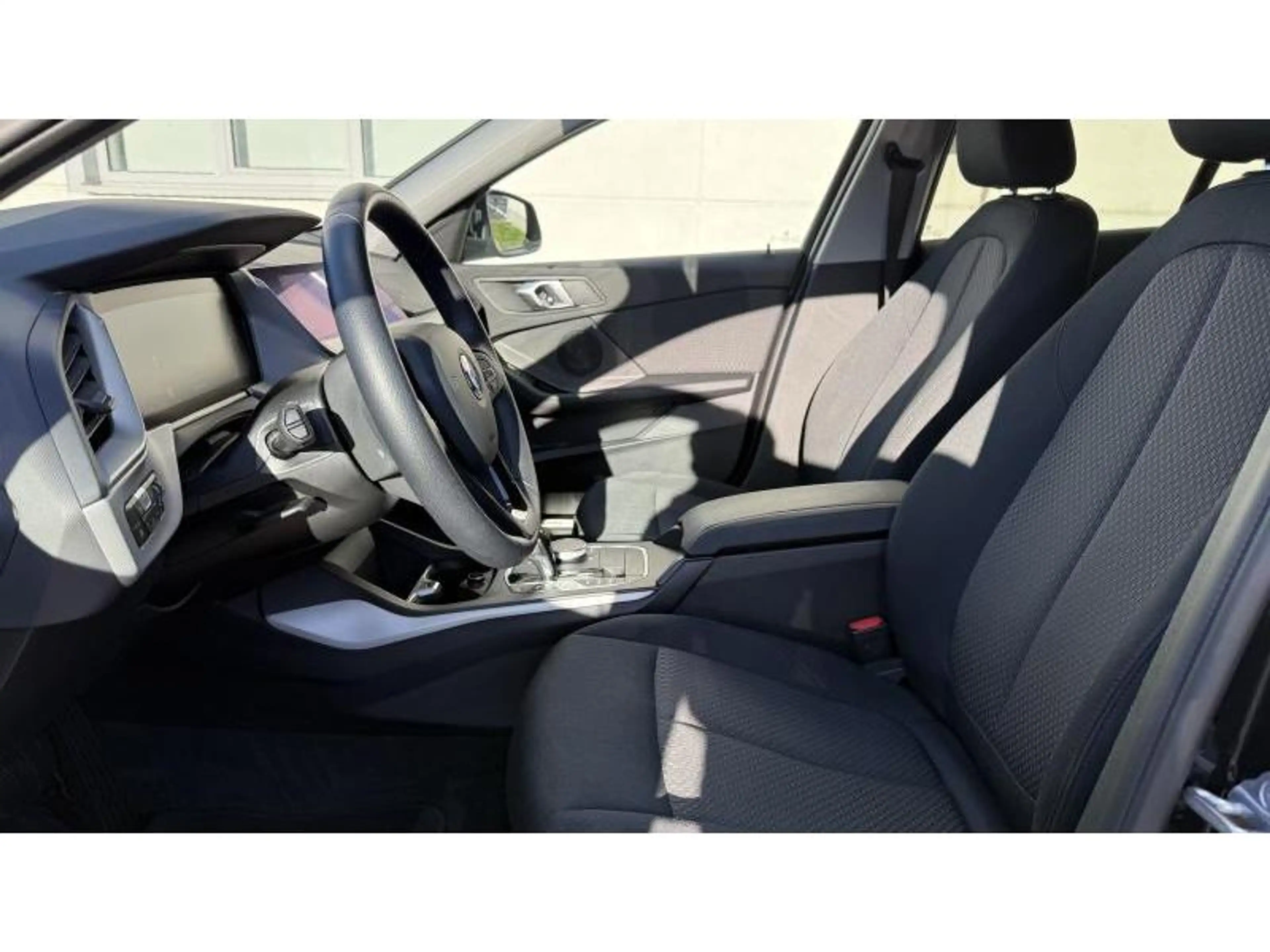 BMW 116 116dA PDC Feux LED Carplay *TVA* — photo 9