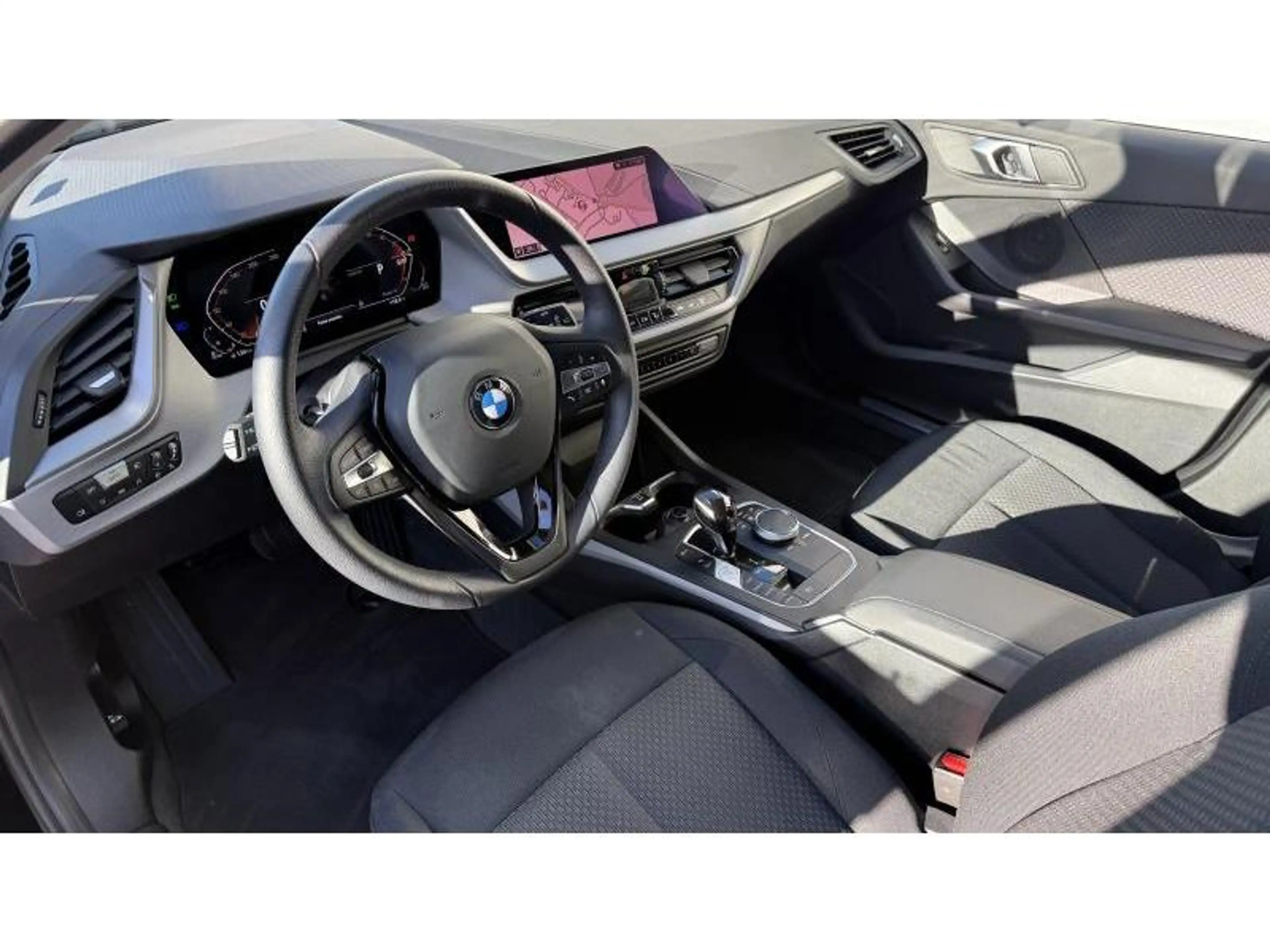 BMW 116 116dA PDC Feux LED Carplay *TVA* — photo 6