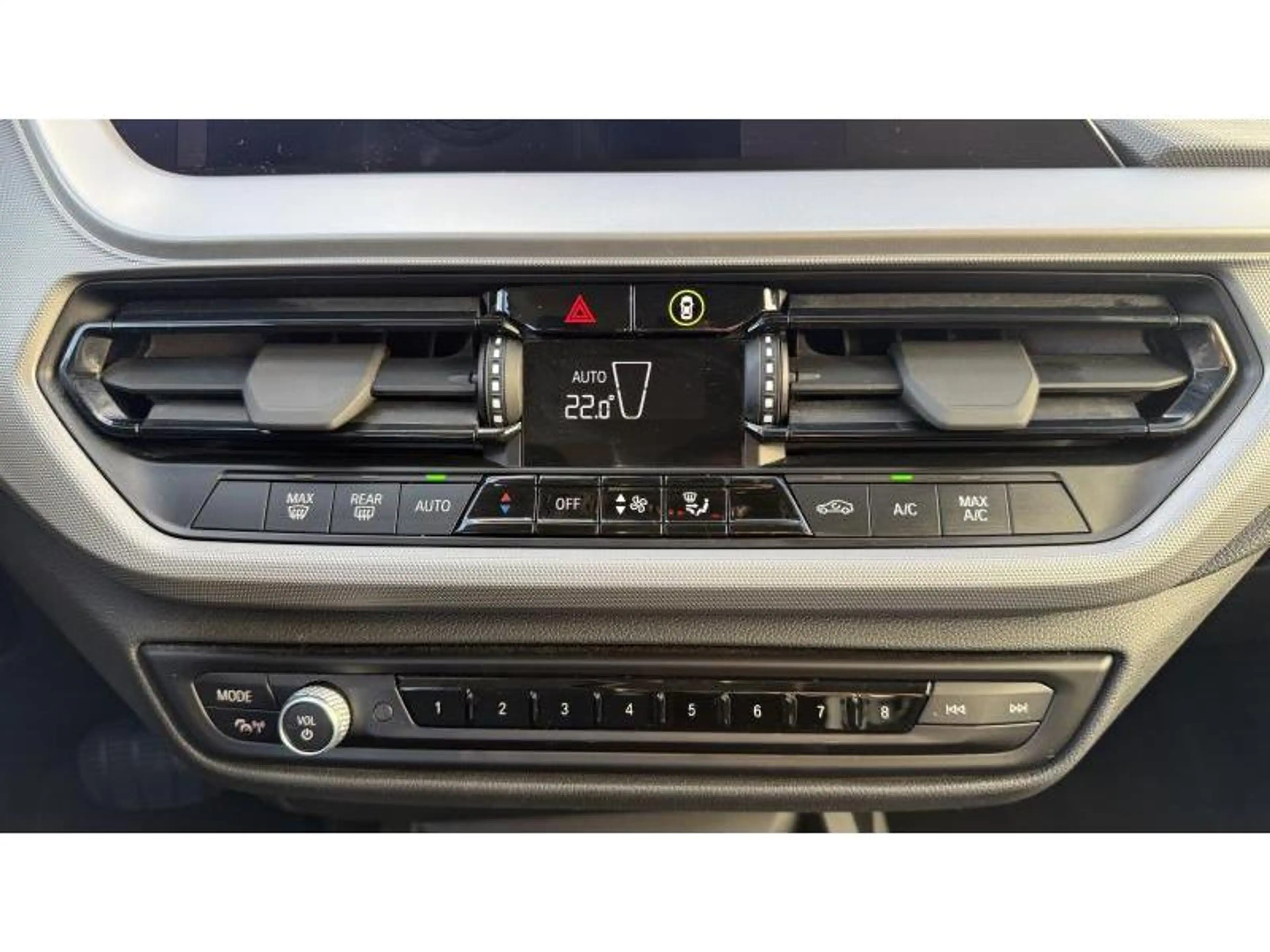 BMW 116 116dA PDC Feux LED Carplay *TVA* — photo 12