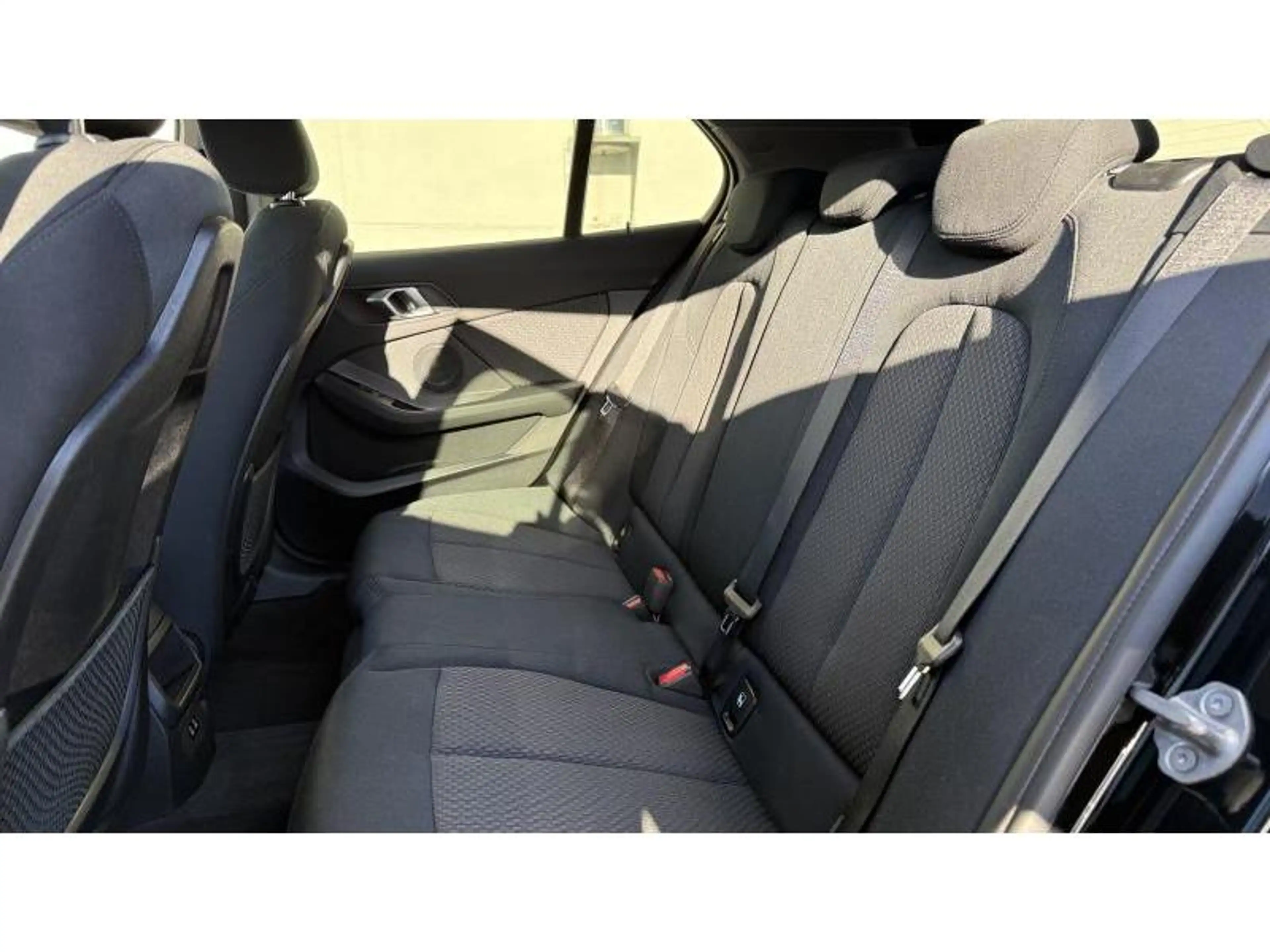 BMW 116 116dA PDC Feux LED Carplay *TVA* — photo 13