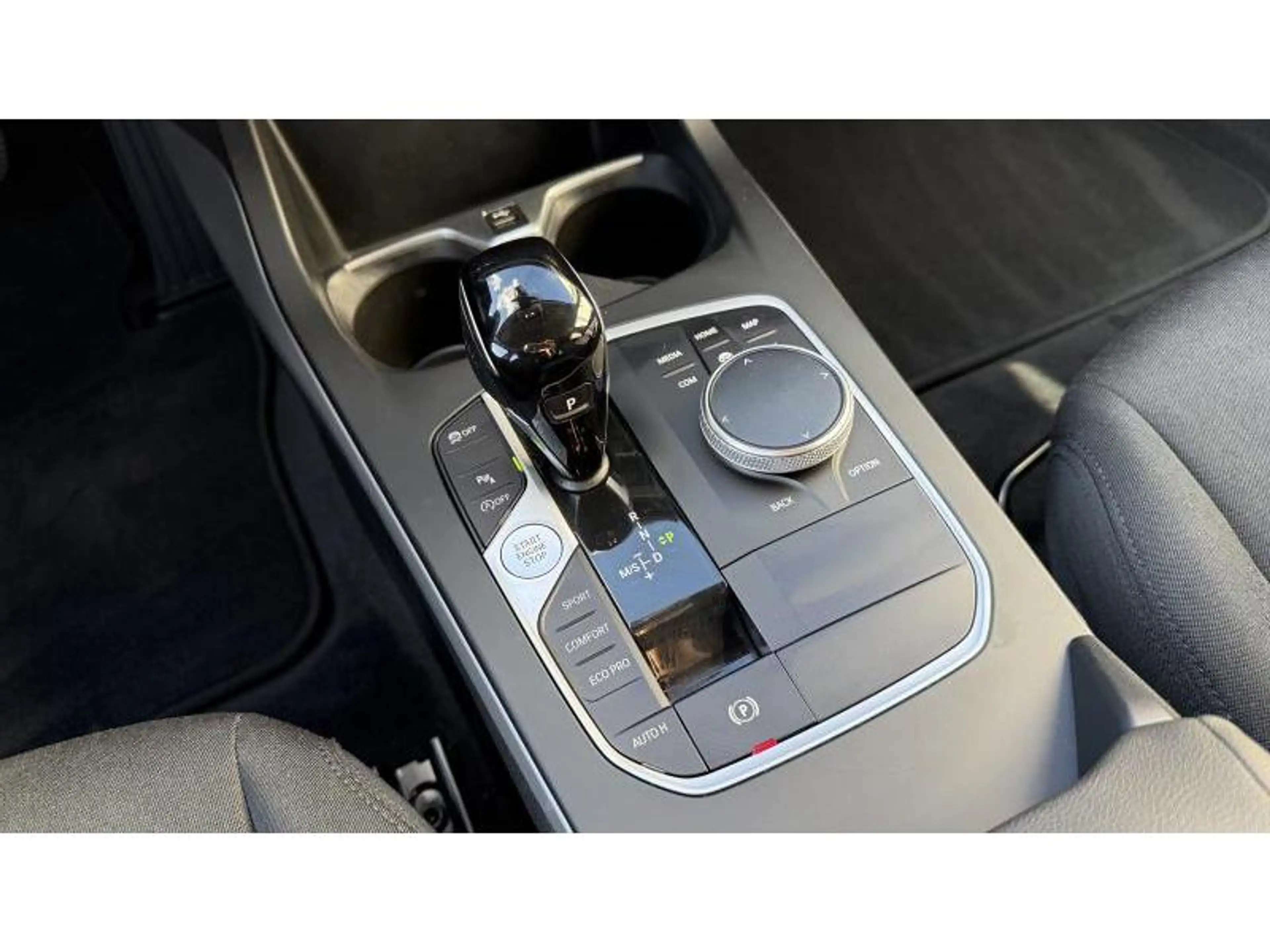 BMW 116 116dA PDC Feux LED Carplay *TVA* — photo 11