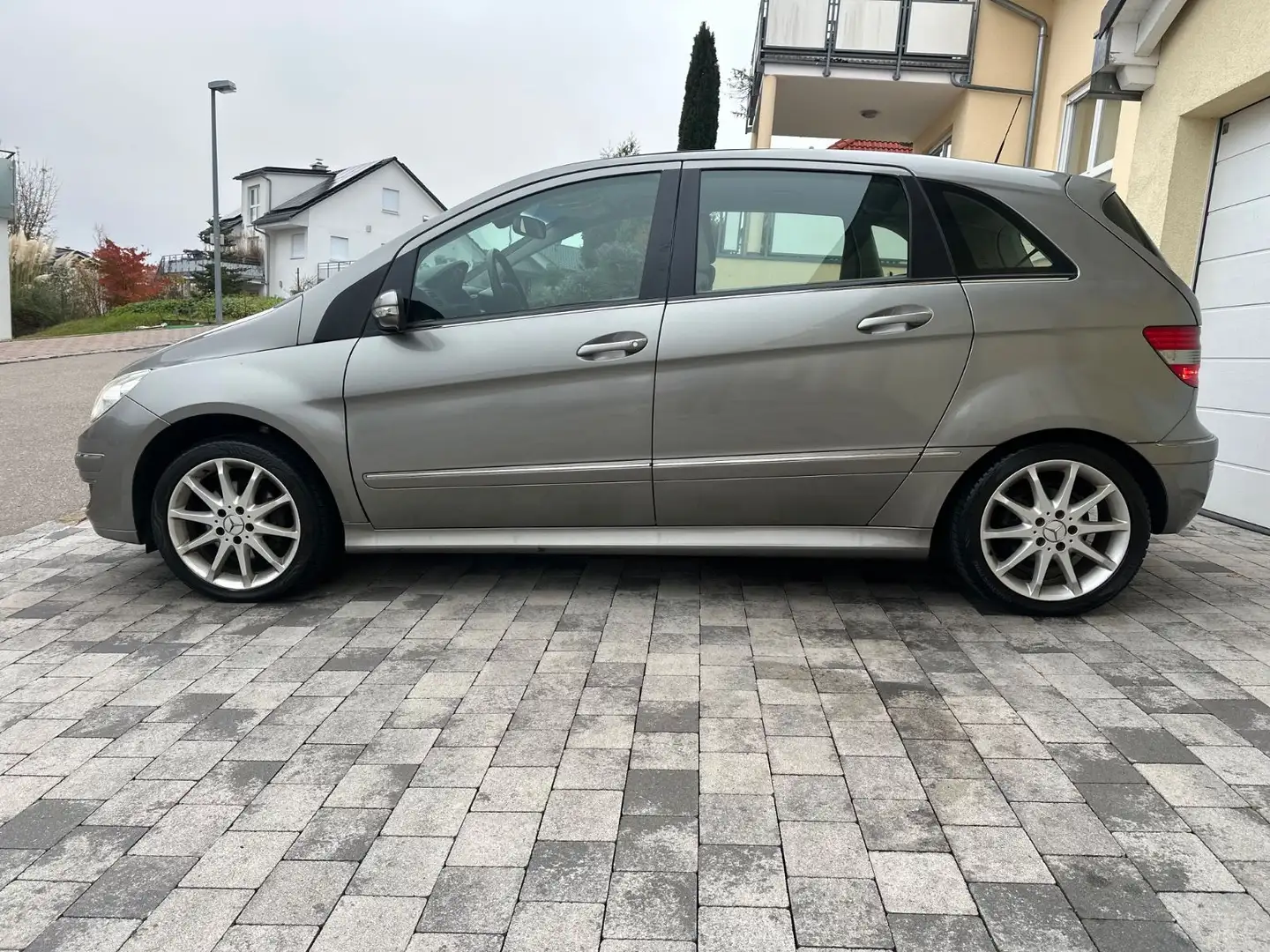 Mercedes-Benz B 200 B B 200 Grau - 2