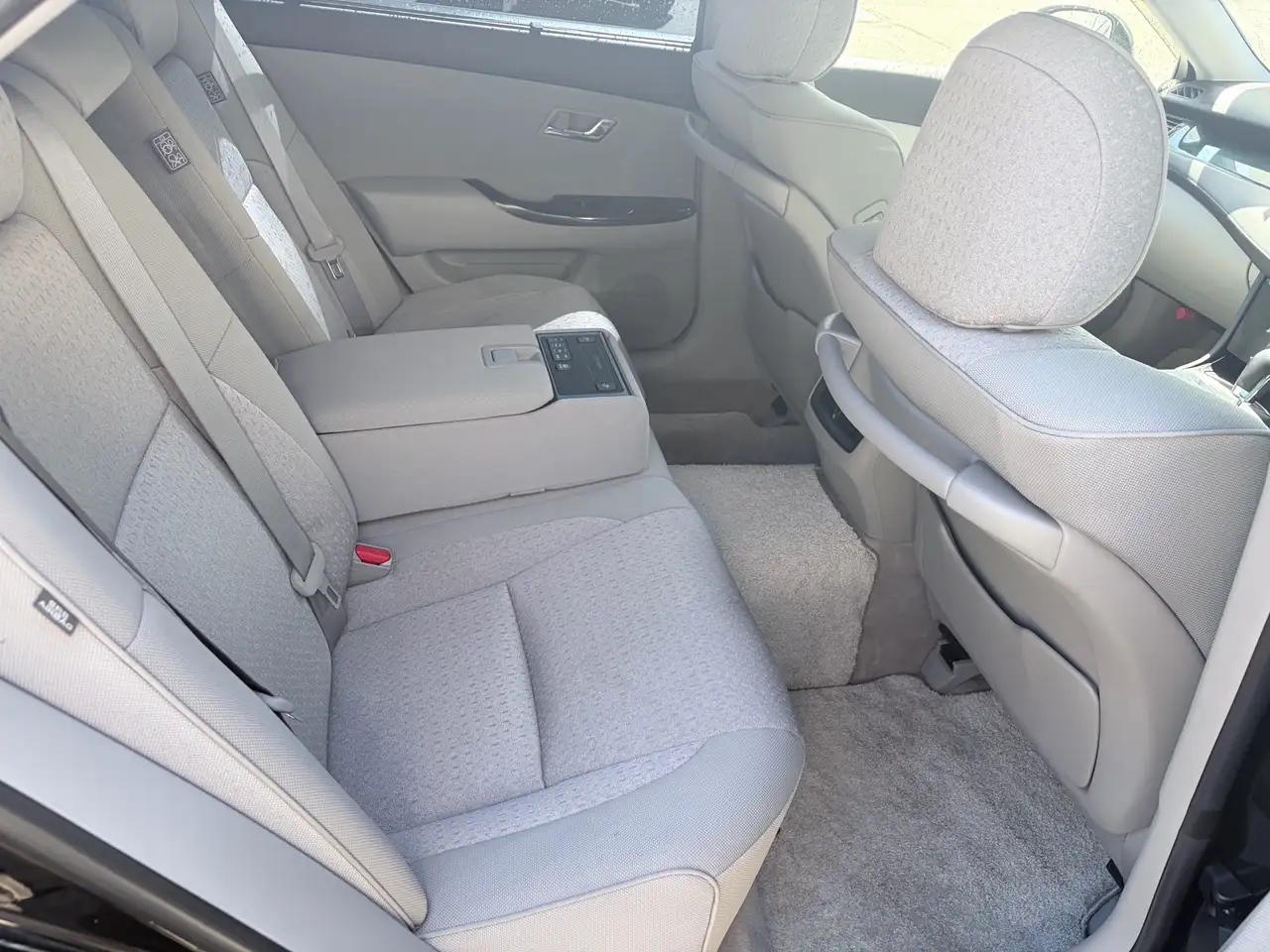 Toyota Crown снимка Toyota Crown