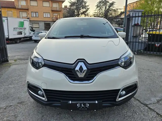 Renault Captur view 2
