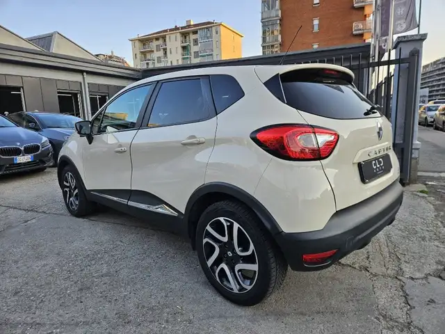 Renault Captur view 5