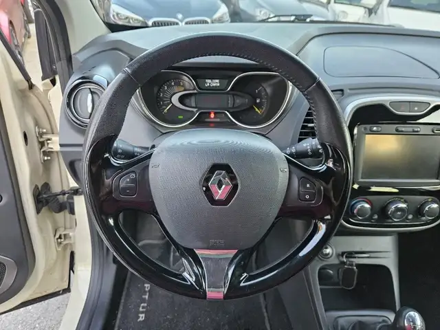 Renault Captur view 12