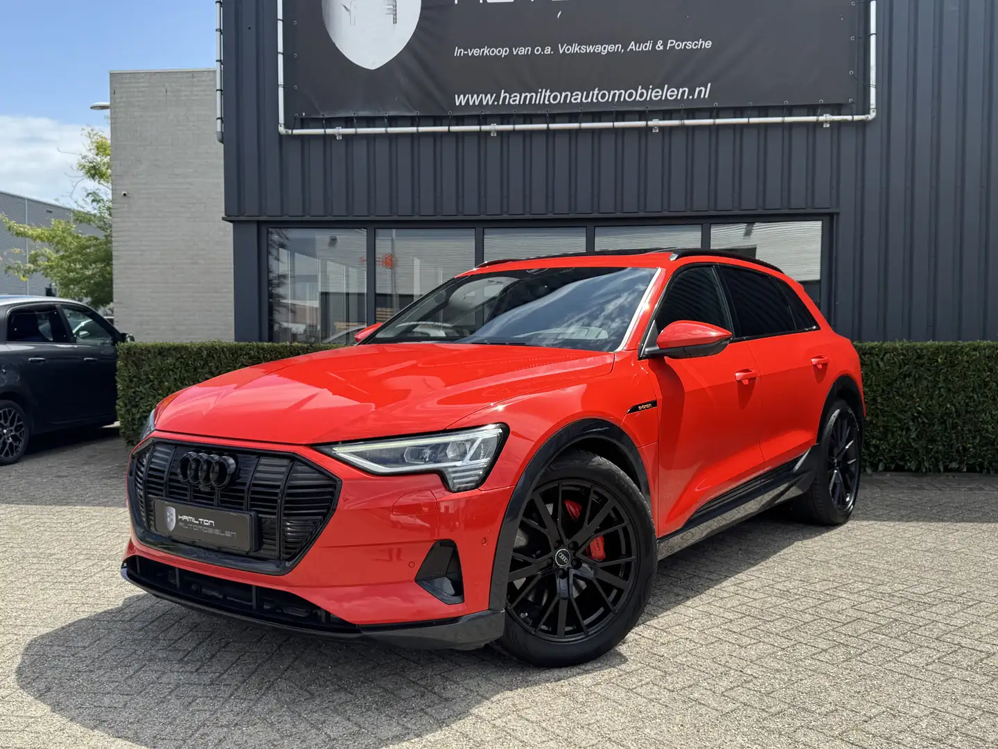 Audi e-tron e-tron 55 quattro advanced Pro Line Plus. S-Line 9 Rood - 1