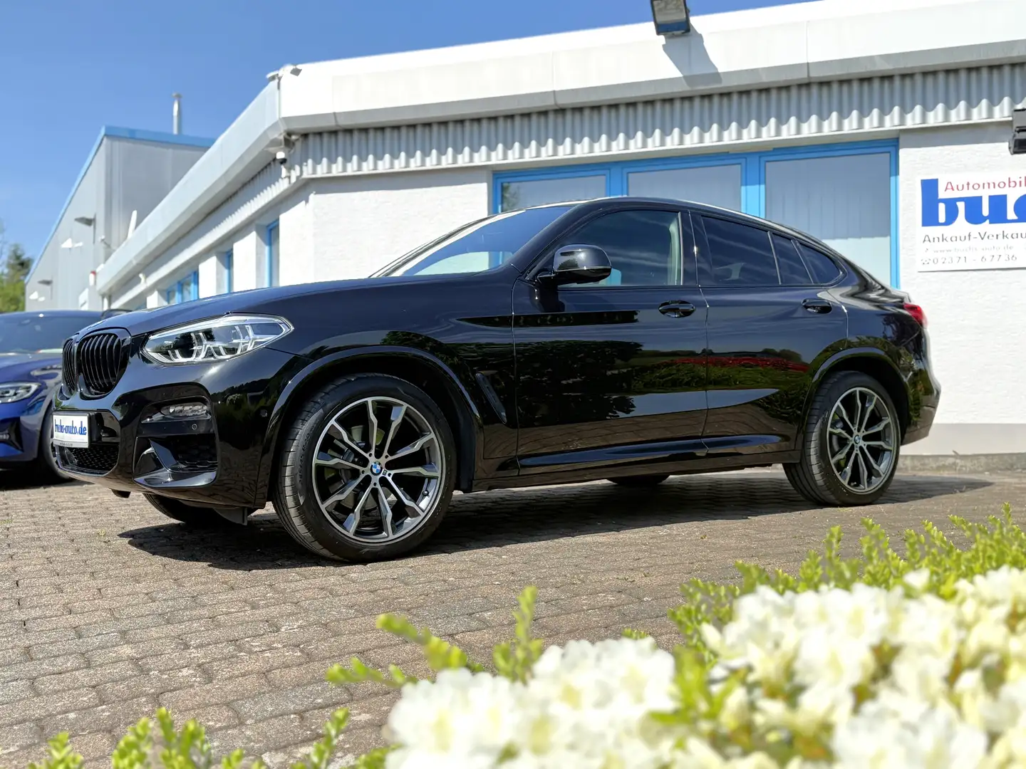 BMW X4 xDrive 20d M Sport Pano 20" M Räder AHK RFK Schwarz - 2