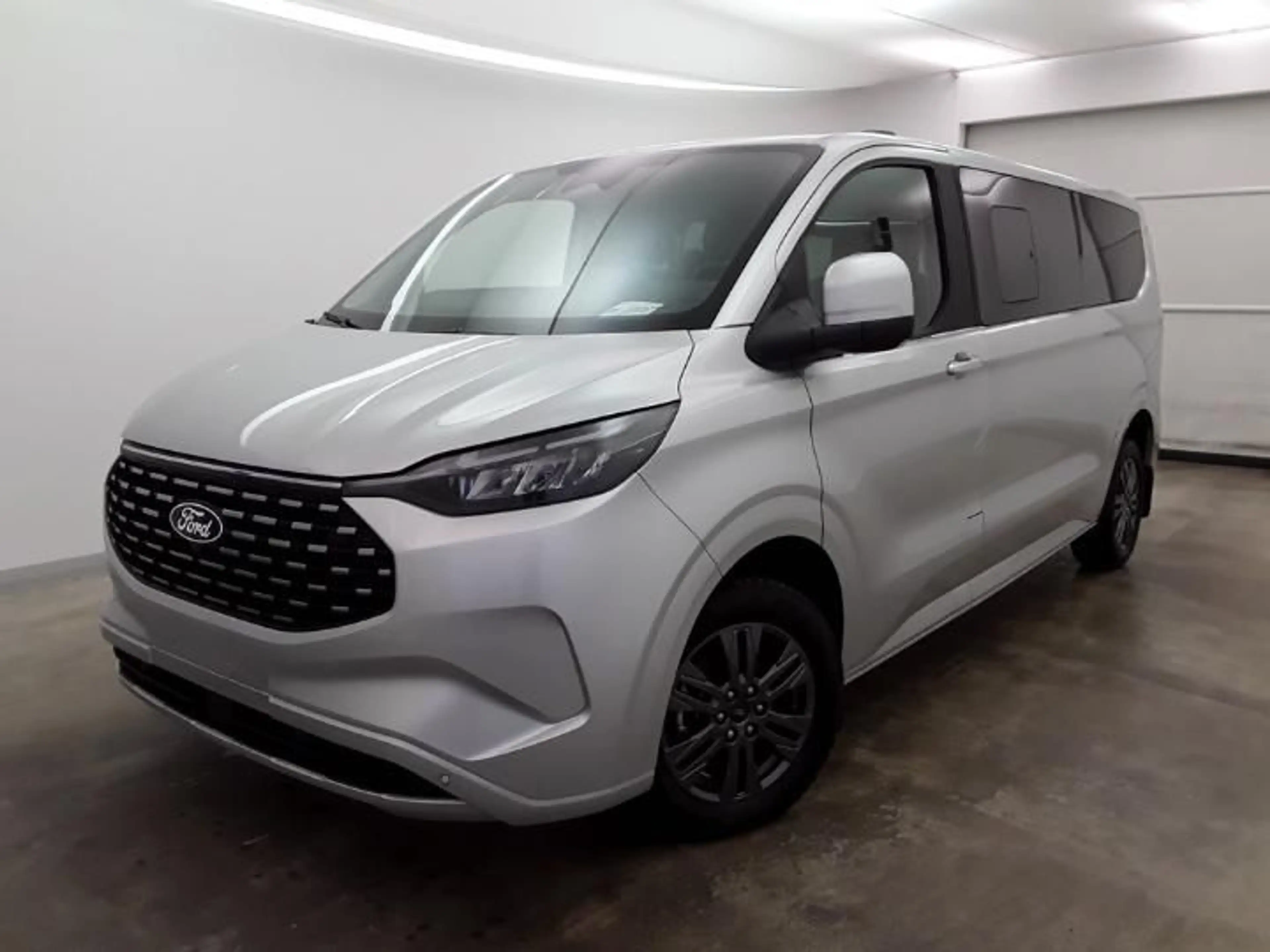 Ford Tourneo Custom Tourneo Custom Plug in Hybrid L2H1 Titanium 9-zitter