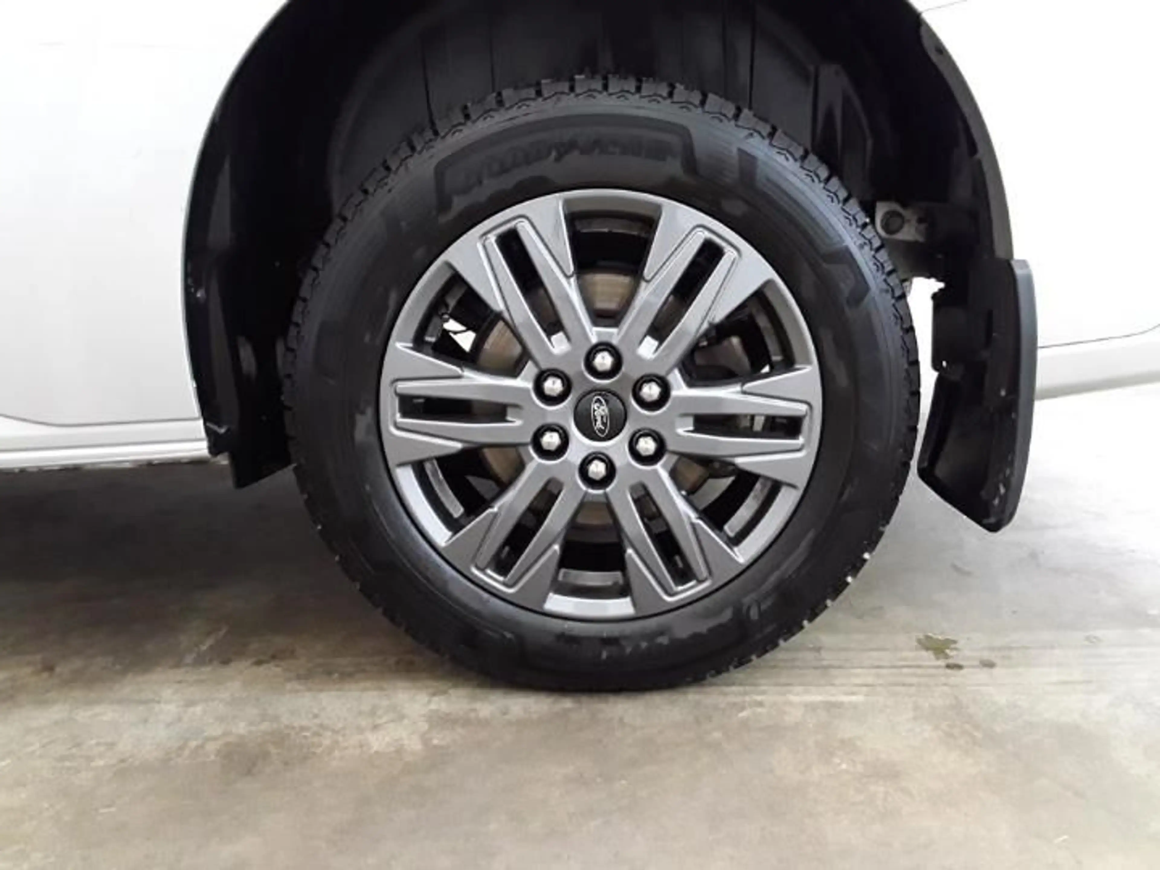 Ford Tourneo Custom Tourneo Custom Plug in Hybrid L2H1 Titanium 9-zitter — photo 6