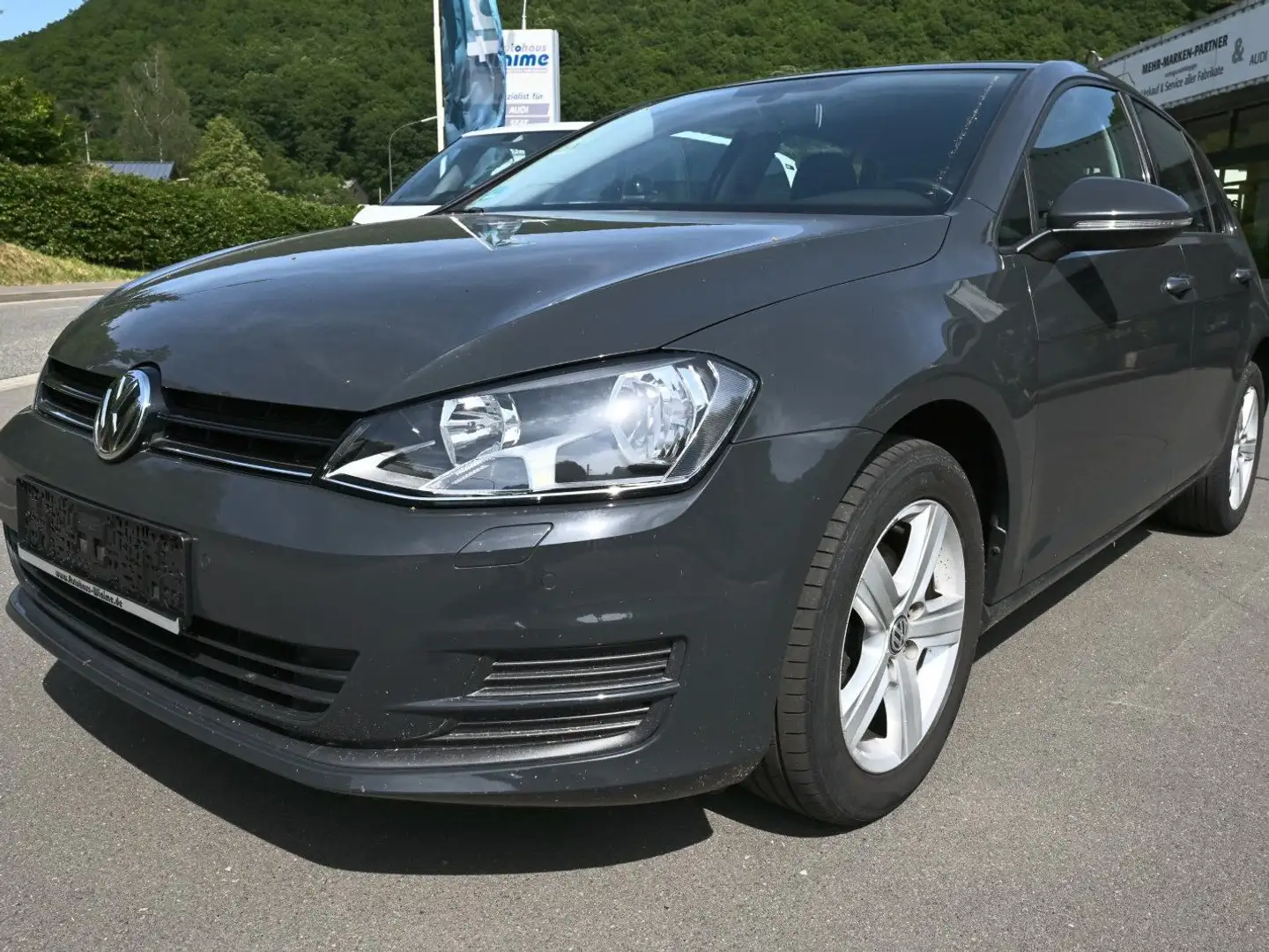 Volkswagen Golf Comfortline 1.6 TDI im Kundenauftrag mit Schaden Gris - 1