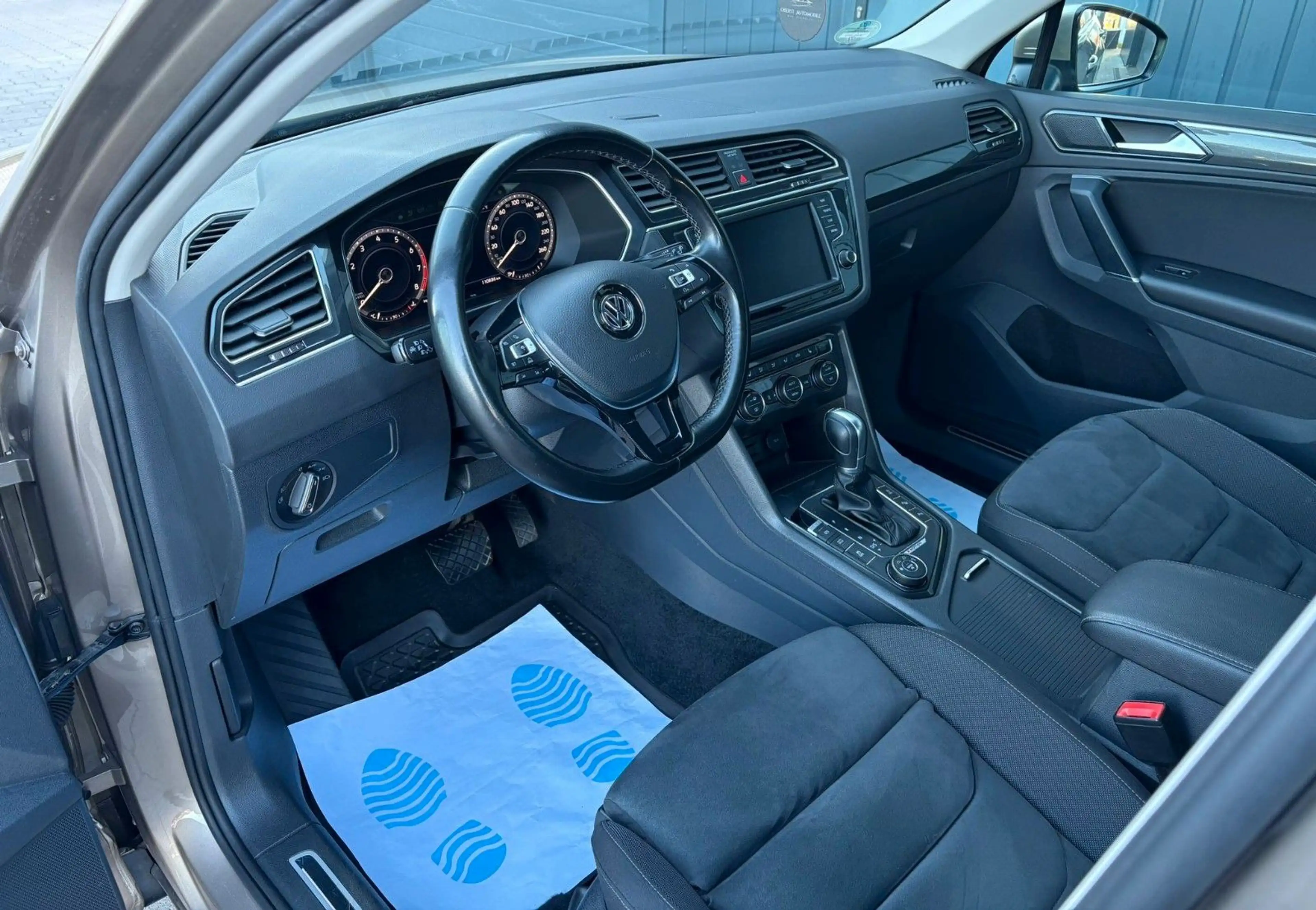 Volkswagen Tiguan Highline*Allrad*1.Hand*Garantie*Navi*SHZ — photo 9