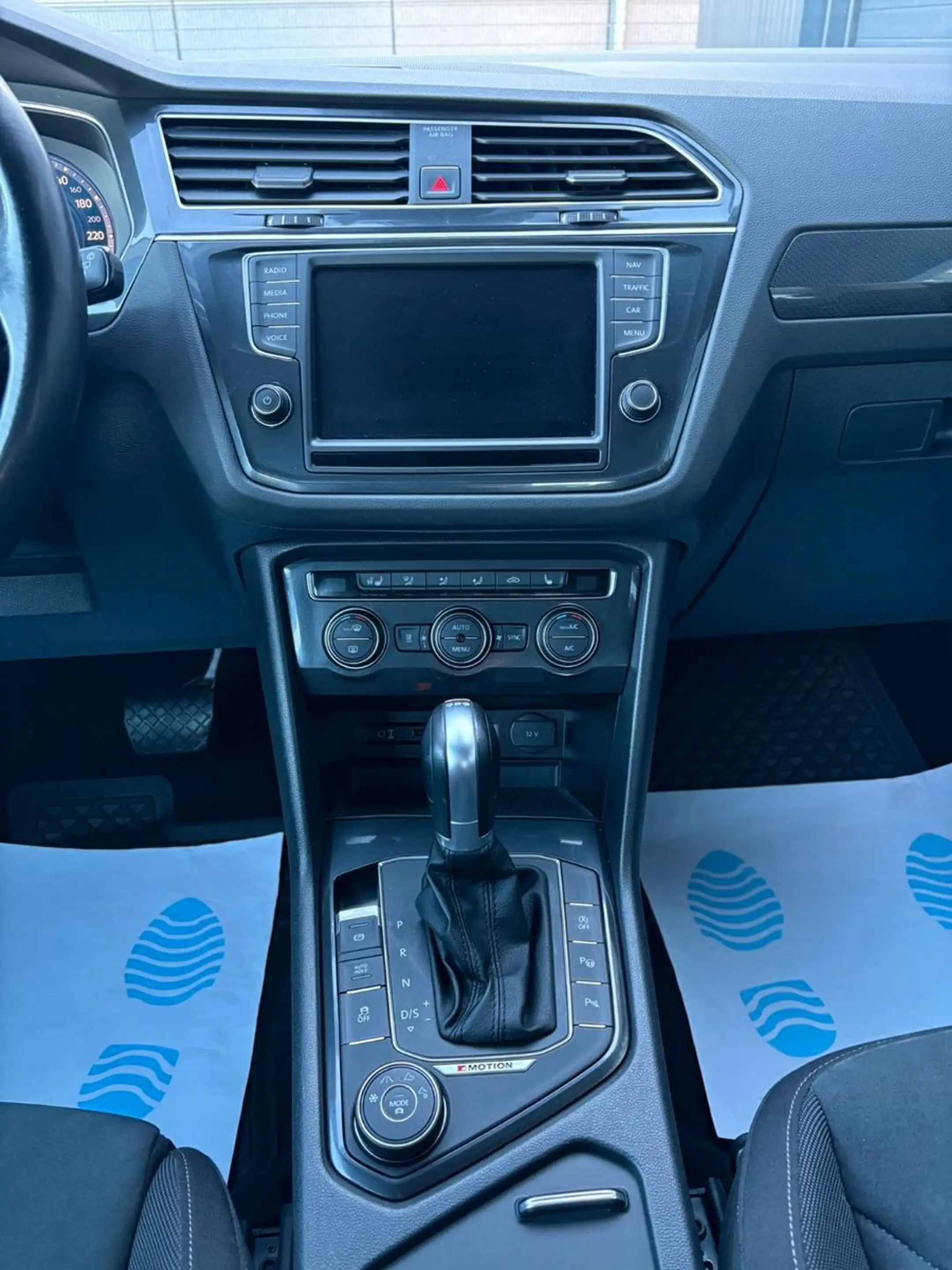 Volkswagen Tiguan Highline*Allrad*1.Hand*Garantie*Navi*SHZ — photo 13