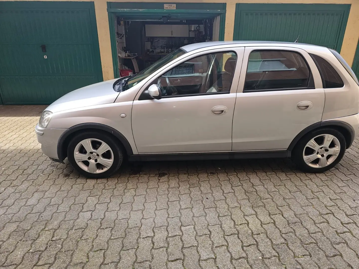 Opel Corsa Corsa 5p 1.2 Cosmo 80cv Grigio - 2