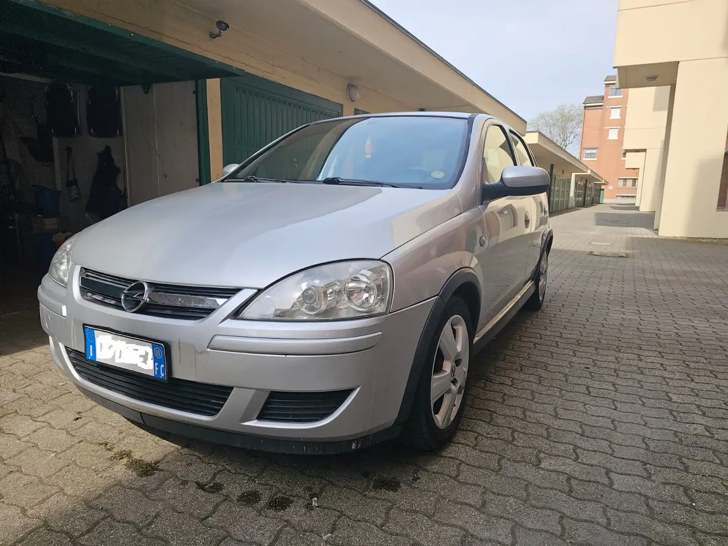 Opel Corsa Corsa 5p 1.2 Cosmo 80cv Grigio - 1