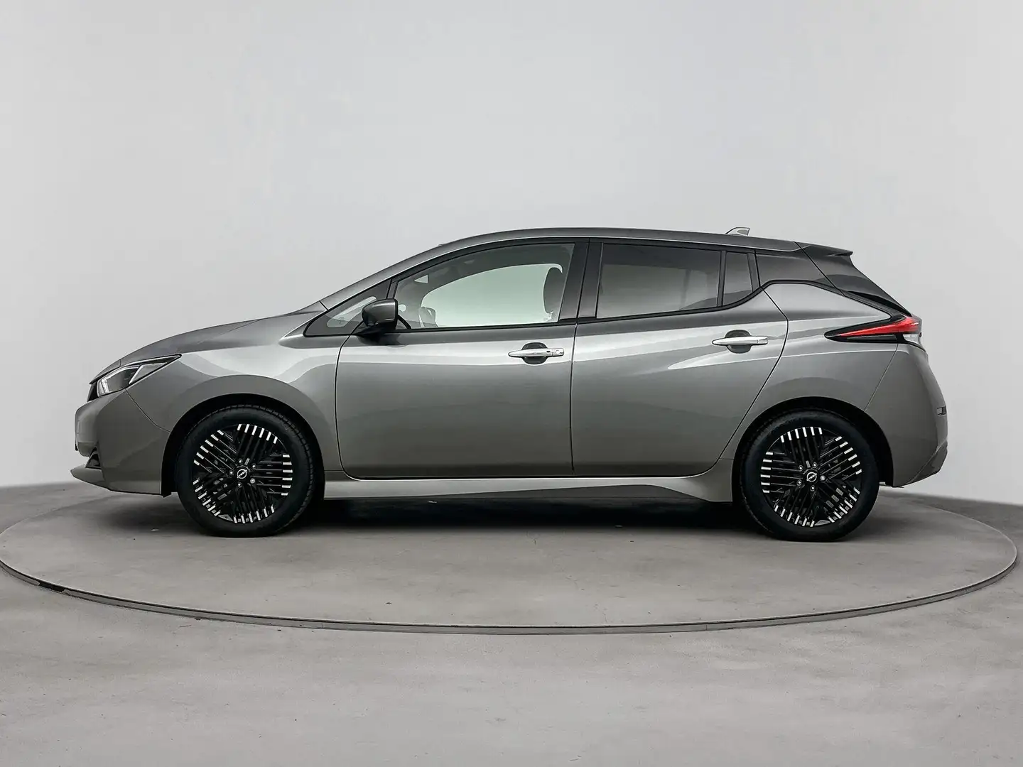 Nissan Leaf N-Connecta 39 kWh | Navigatie | Stoelverwarming | Grijs - 2