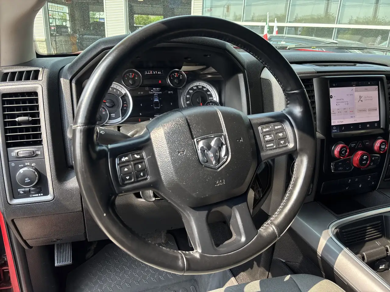 RAM 1500 снимка RAM 1500