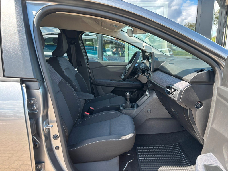 Dacia Jogger TCe 110 Expression 5-Sitzer — photo 12