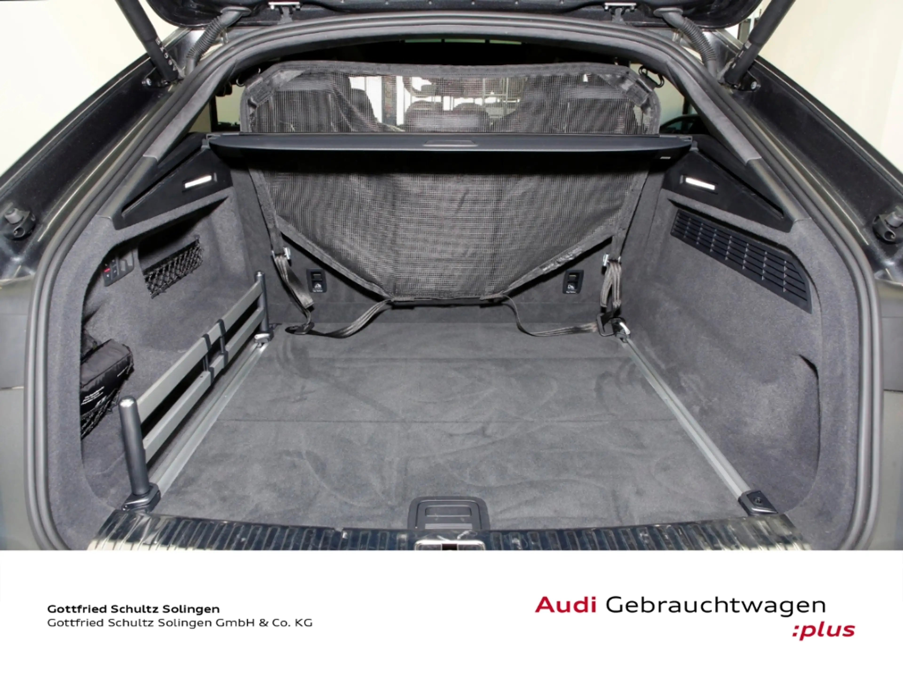 Audi RS Q8 4.0 TFSI quattro Essential-Paket — photo 8