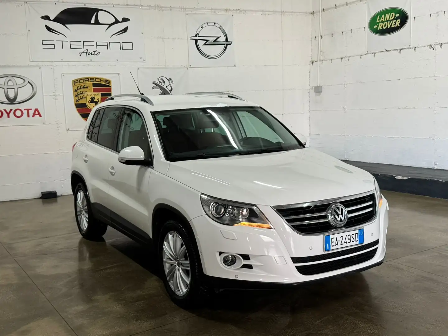 Volkswagen Tiguan Tiguan 2.0 tdi Sport Wit - 2