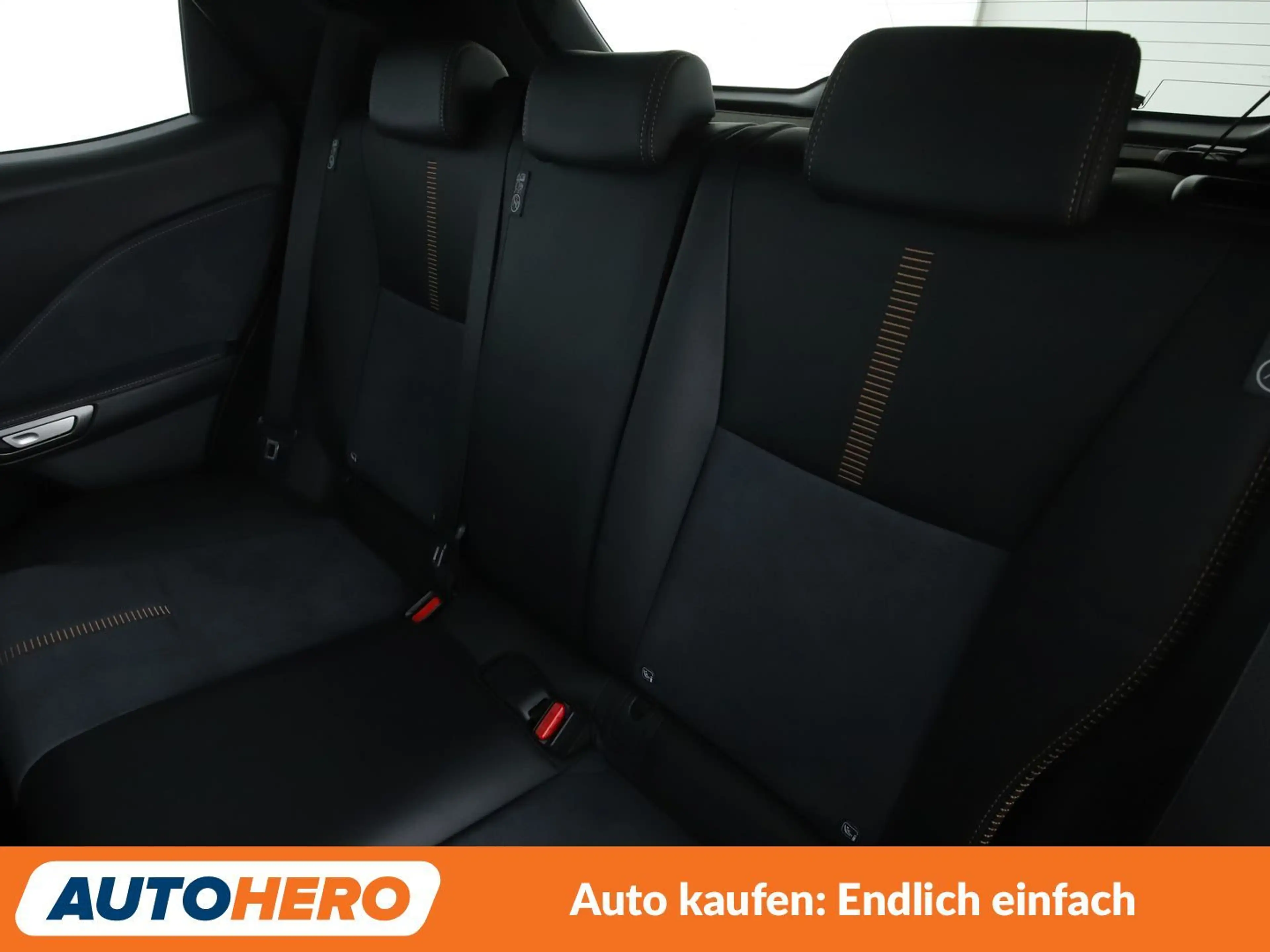 Lexus LBX 1.5 Hybrid Cool Aut.*NAV*HUD*ACC*360CAM*PDC*SHZ* — photo 14