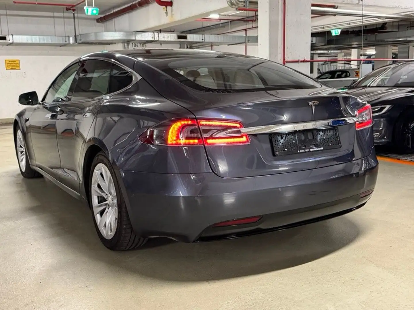 Tesla Model S 75 Dual CCS Autopilot 2.5 Intel Atom Grau - 2