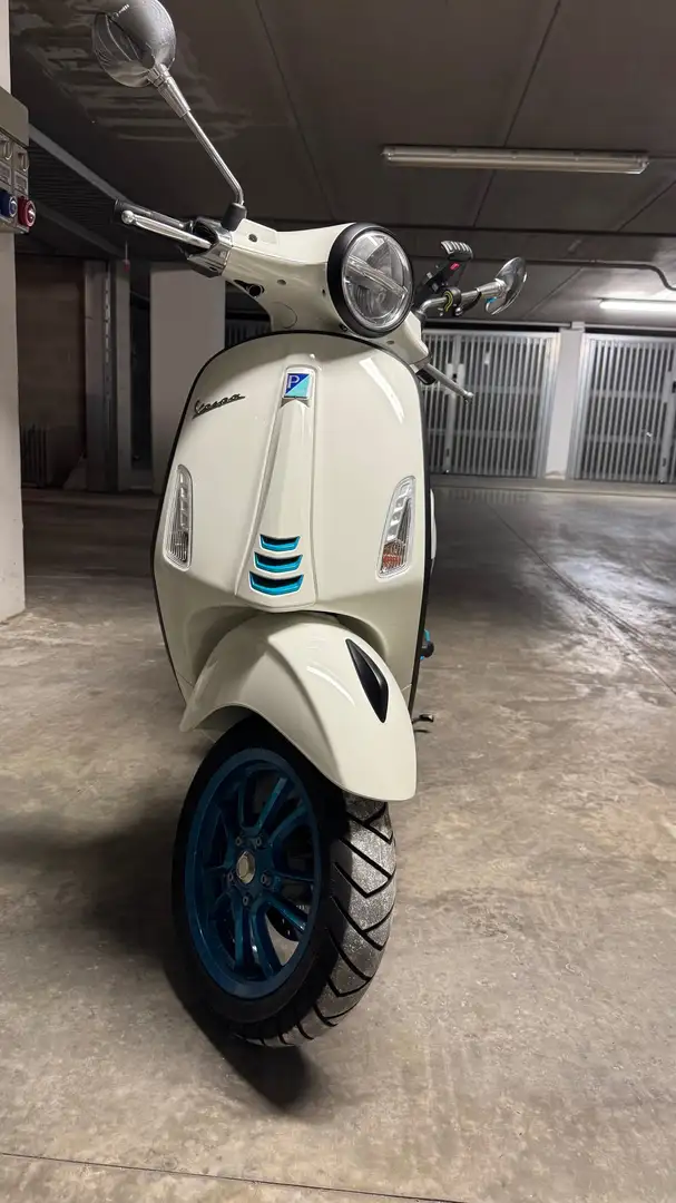 Vespa Primavera 125 Color Vibe Bianco - 2