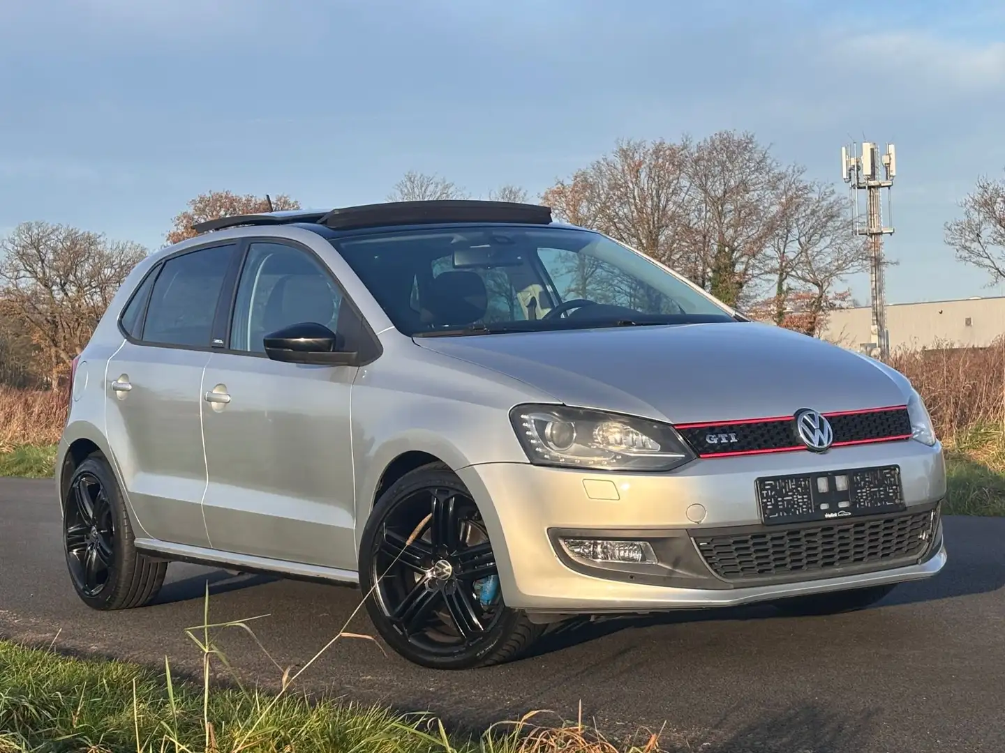 Volkswagen Polo 1,6 TDI Style-Panoramadach-Xenon-17'' Silber - 1