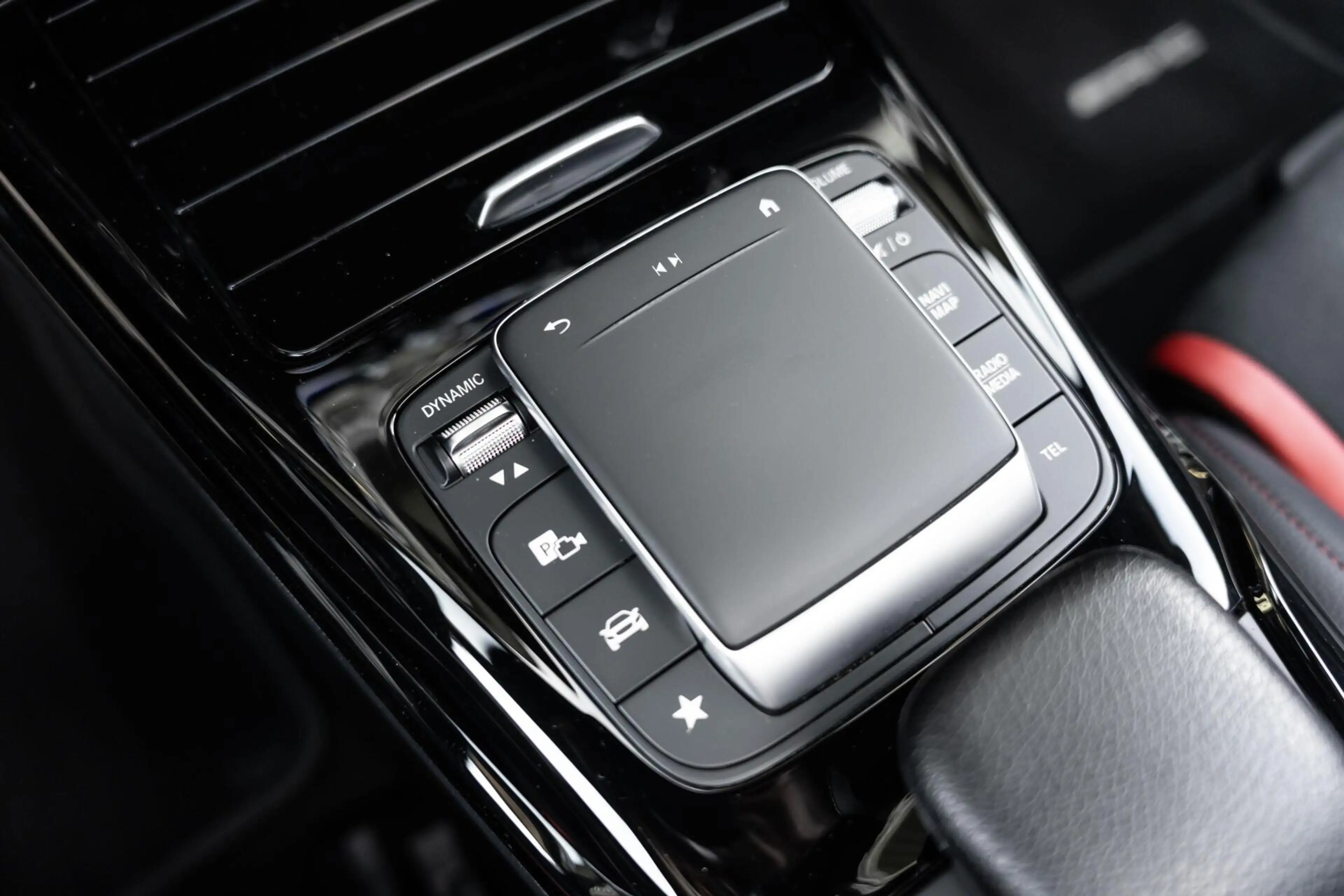 Mercedes-Benz A 45 AMG S 4MATIC+ Schaalstoelen Pano 360 — photo 43