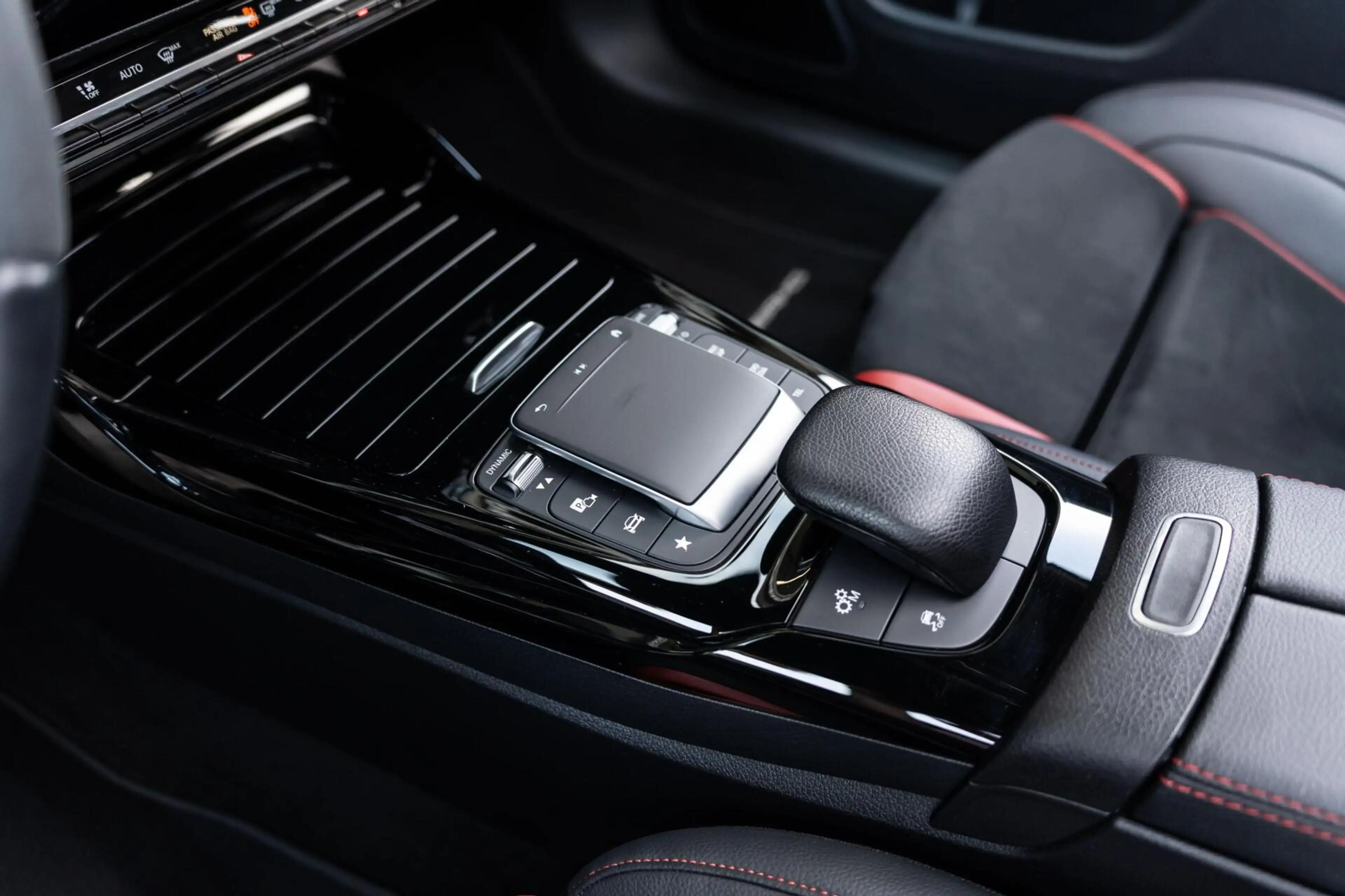 Mercedes-Benz A 45 AMG S 4MATIC+ Schaalstoelen Pano 360 — photo 40