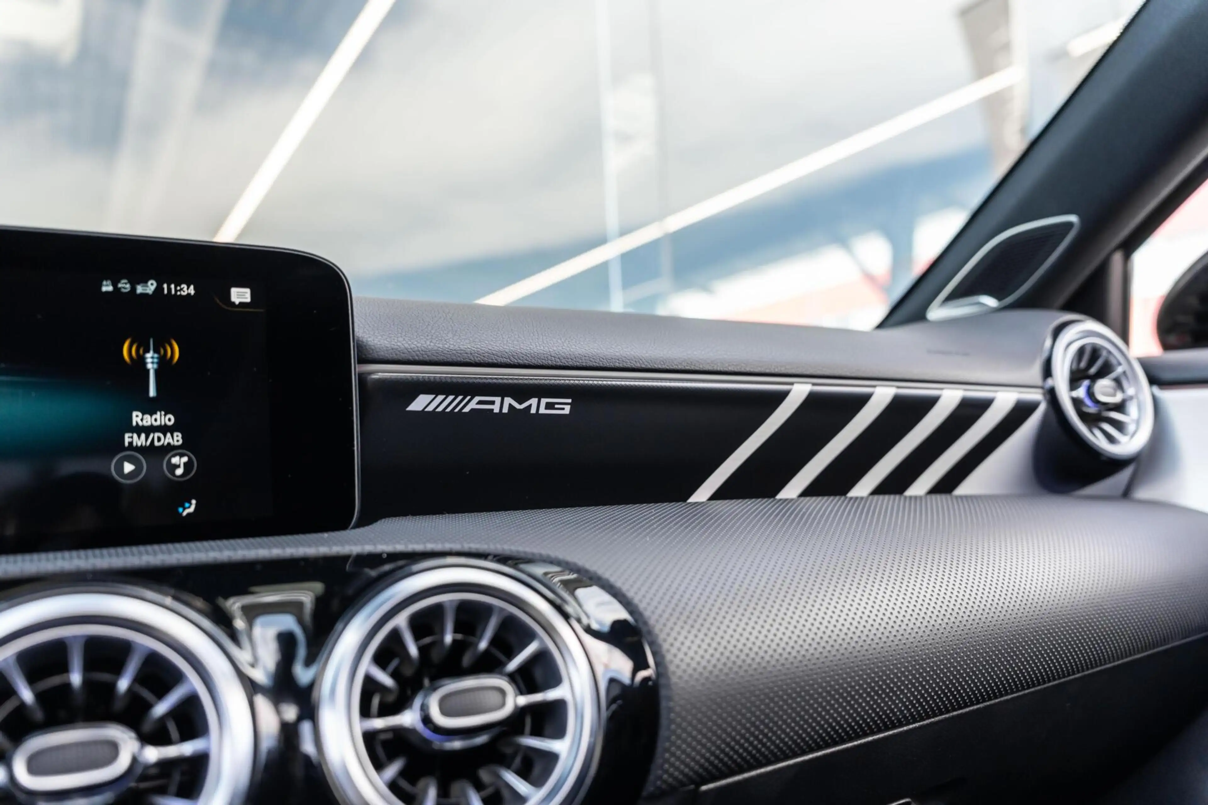 Mercedes-Benz A 45 AMG S 4MATIC+ Schaalstoelen Pano 360 — photo 45