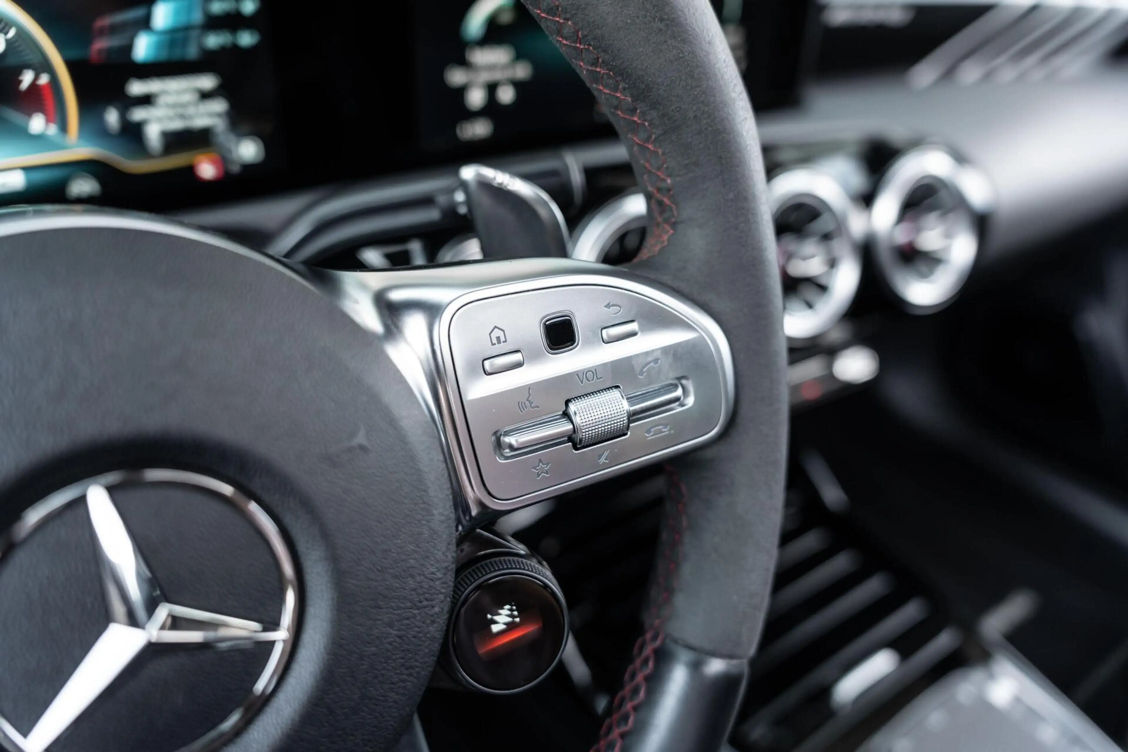 Mercedes-Benz A 45 AMG S 4MATIC+ Schaalstoelen Pano 360 — photo 21