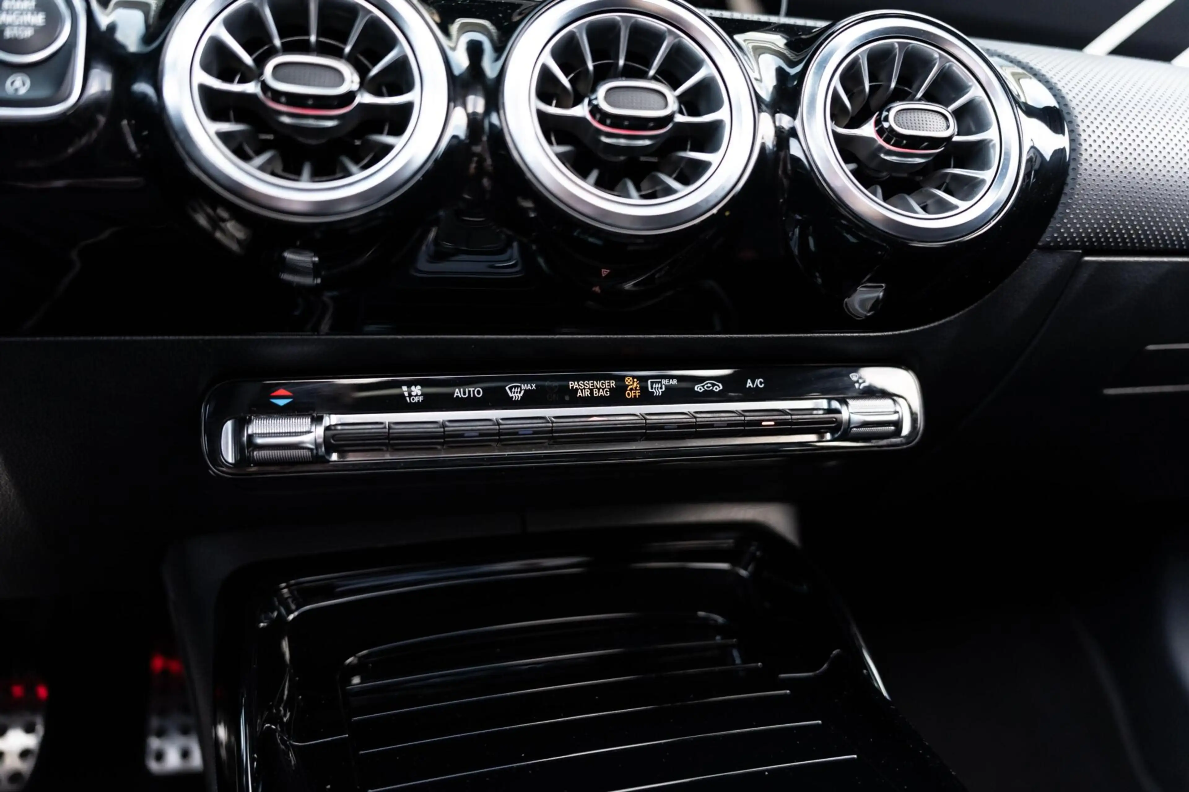 Mercedes-Benz A 45 AMG S 4MATIC+ Schaalstoelen Pano 360 — photo 39